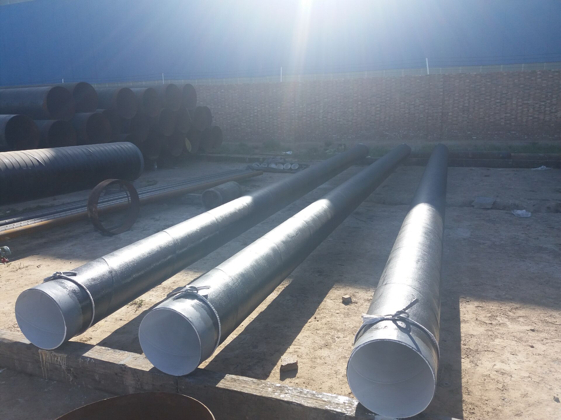 1499766745377807.jpg 環氧煤瀝青漆防腐鋼管.jpg