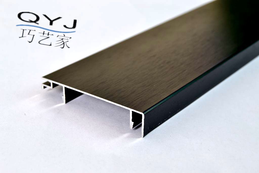 鋁合金踢腳線，巧藝牌063